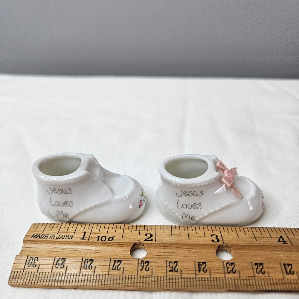 Vtg 1991 Precious Moments Jesus Loves Me Porcelain Miniature Baby Shoe Set Twins